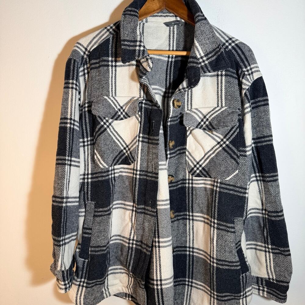 Shacket Plaid Jacket - Picture 2 of 4